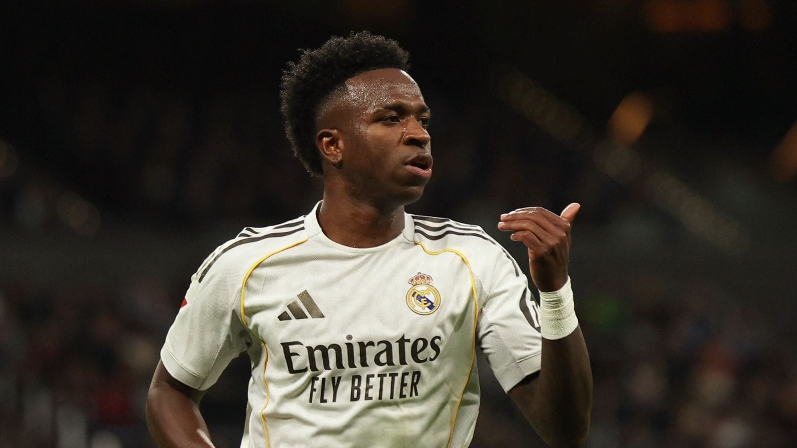 Vinicius Júnior é vaiado em goleada do Real Madrid e aumenta crise