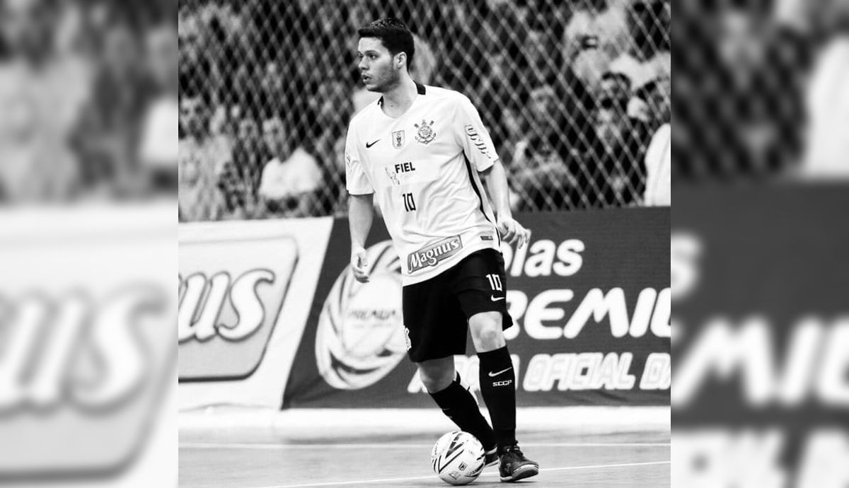 Ex-jogador de futsal do Corinthians morre em aeroporto na Rússia
