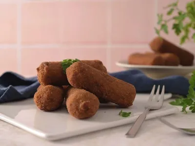 Prepare bolinho de salmão na airfryer com praticidade