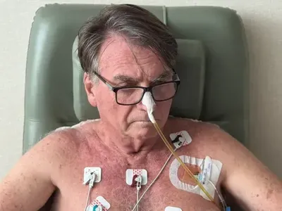 Após queda em cela, defesa de Bolsonaro pede ao STF liberação para hospital