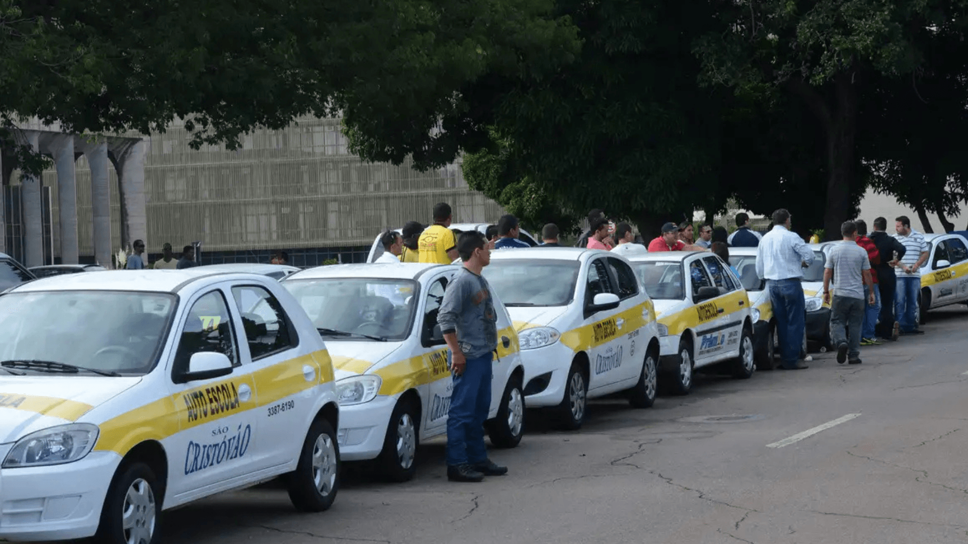 Detran suspende exames práticos de direção até 14 de julho