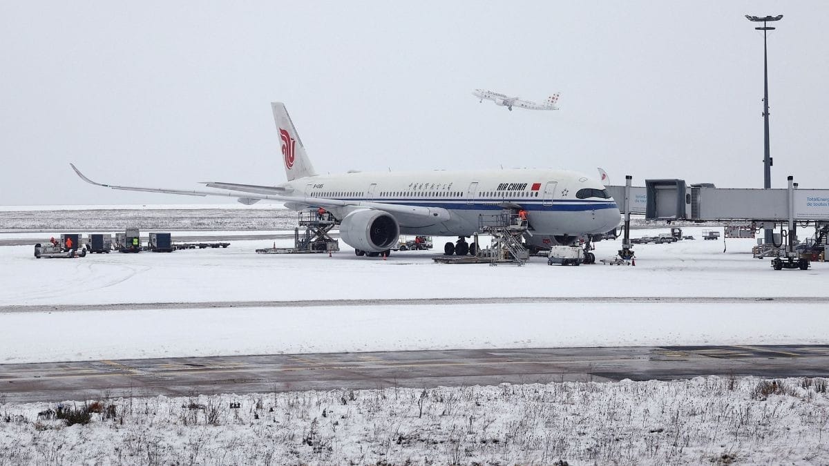 Neve e gelo paralisam aeroportos e provocam caos na Europa
