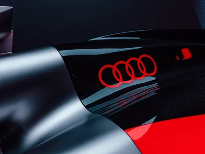 Audi cumpre cronograma e liga motor antes de estreia na Fórmula 1