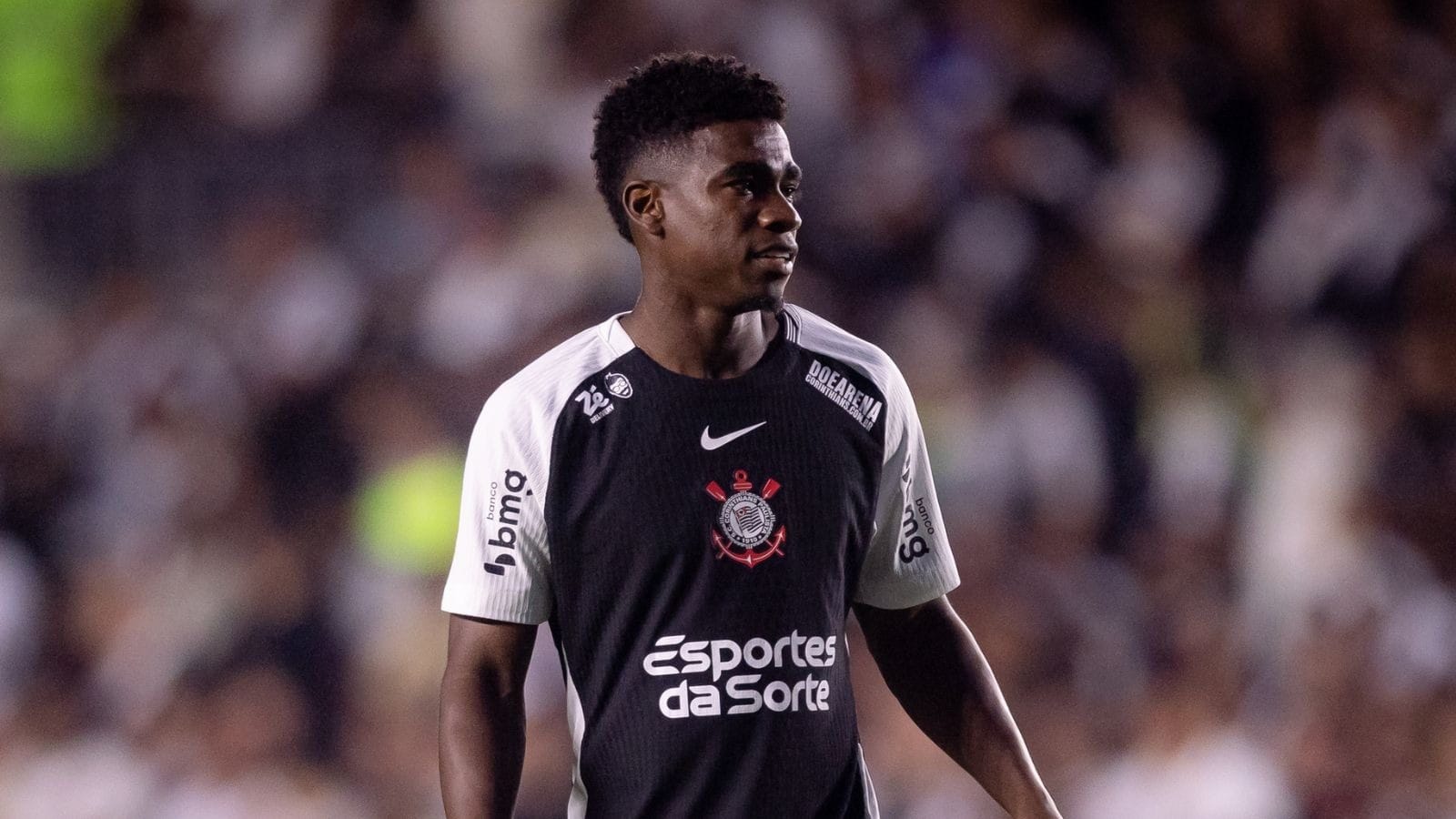 Internacional acerta contratação do zagueiro Félix Torres, do Corinthians