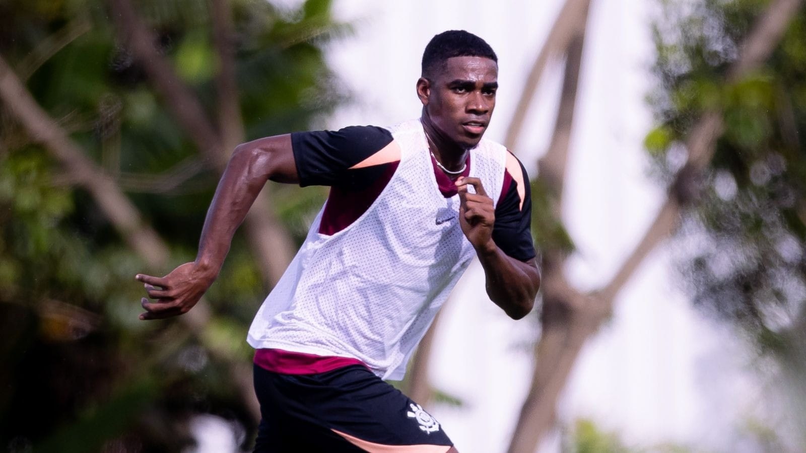 Corinthians acerta acordo para pagar dívida da contratação de Félix Torres
