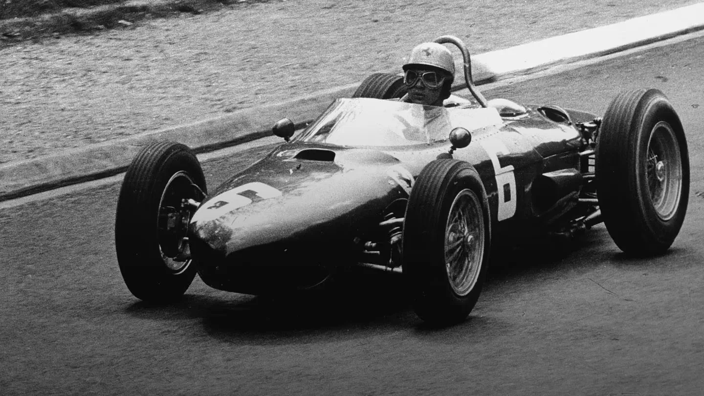 Ferrari 156, de 1962, foi apelidada de "Nariz de Tubarão"