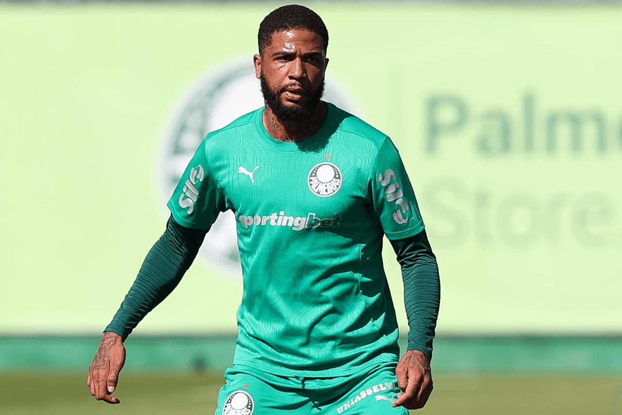 Palmeiras empresta zagueiro Micael, que jogará com Messi