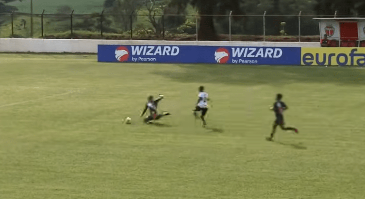 Copinha: Gol do Santa Cruz é anulado após jogador da Tuna cair sozinho