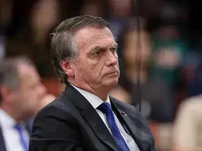 Queda de Bolsonaro na prisão motiva pedido de domiciliar