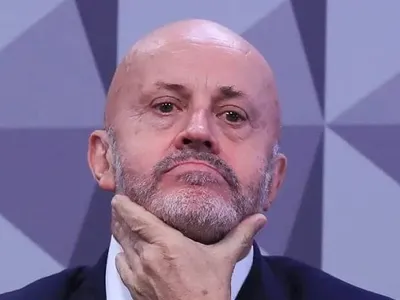 PF investiga citação a Lulinha em inquérito sobre fraudes no INSS