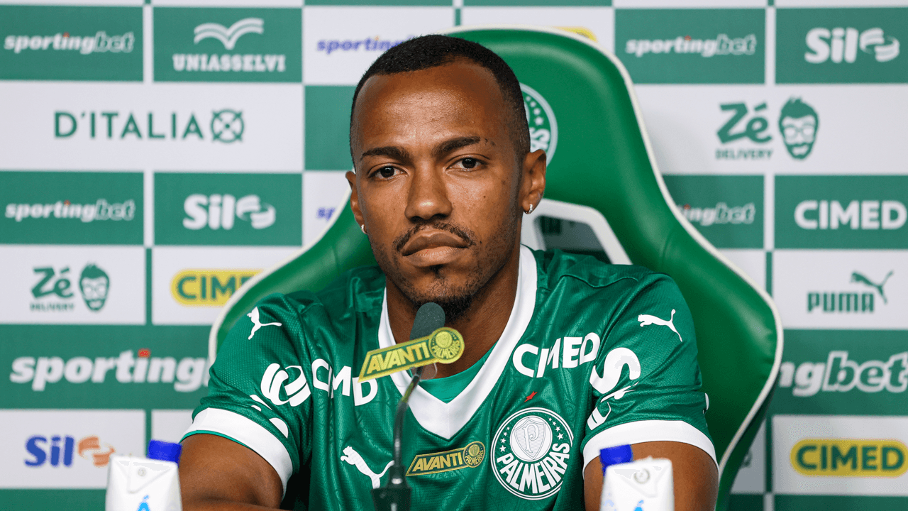 Marlon Freitas se desculpa por 'piscadinha' em chegada ao Palmeiras
