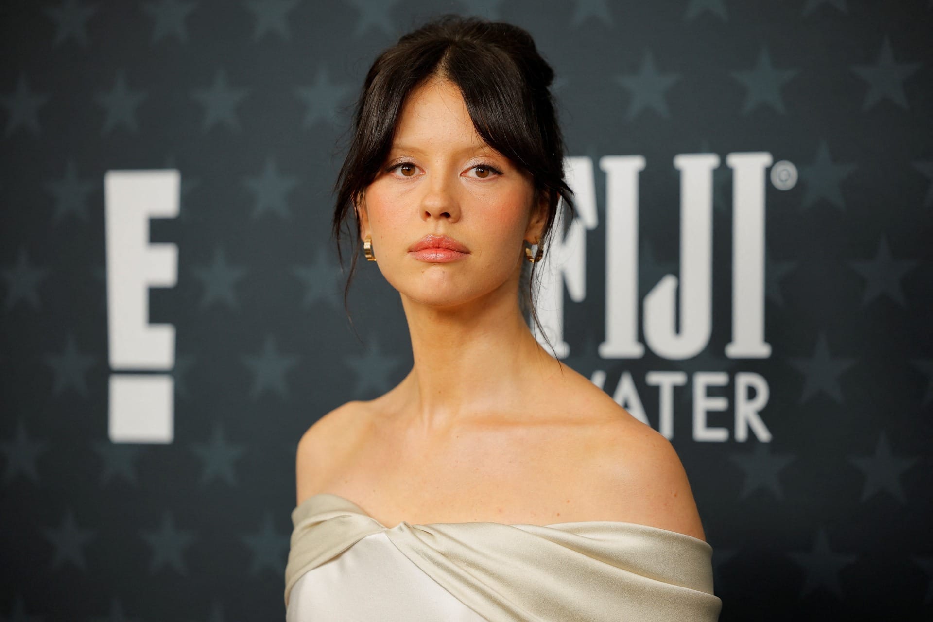 Atriz Mia Goth, neta de Maria Gladys, diz mentir para conseguir papéis