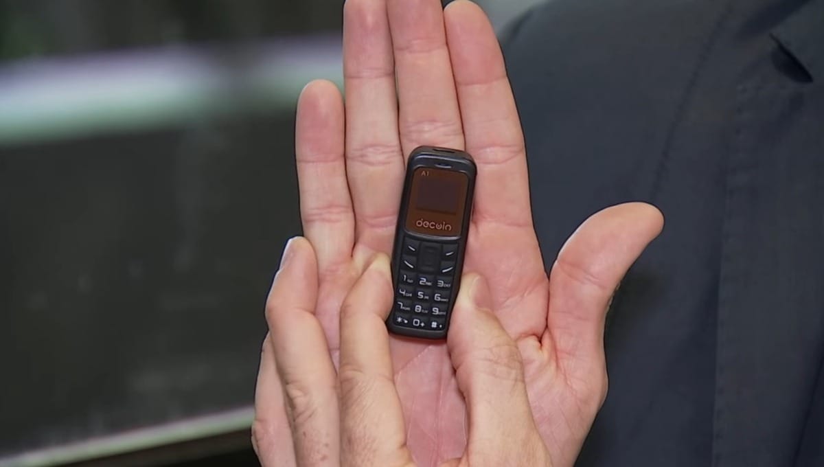 Microcelulares proibidos pela Anatel são vendidos livremente em lojas de SP