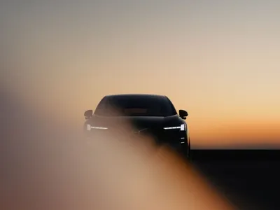 Volvo EX60 elétrico promete até 810 km de autonomia e recarga em 10 minutos