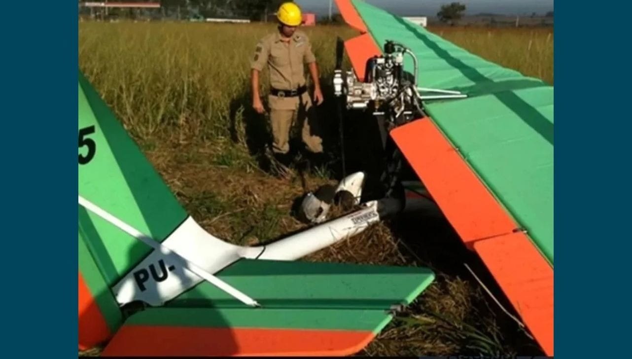 Ultraleve cai em cabeceira de aeroporto em Mogi Mirim