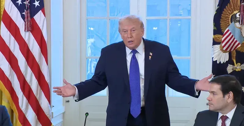 Trump mira Cuba e ameaça cortar petróleo após queda de Maduro