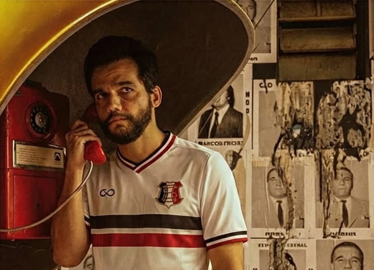 Montagem que o Santa Cruz fez para homenagear Wagner Moura