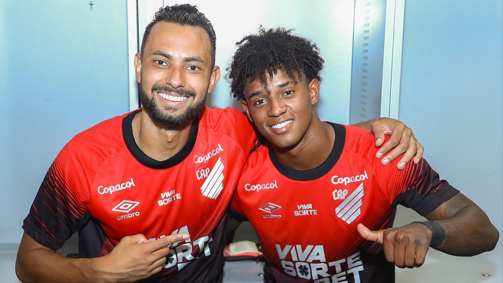 Belezi e Bruninho foram os autores dos gols da noite: Foto: Athletico
