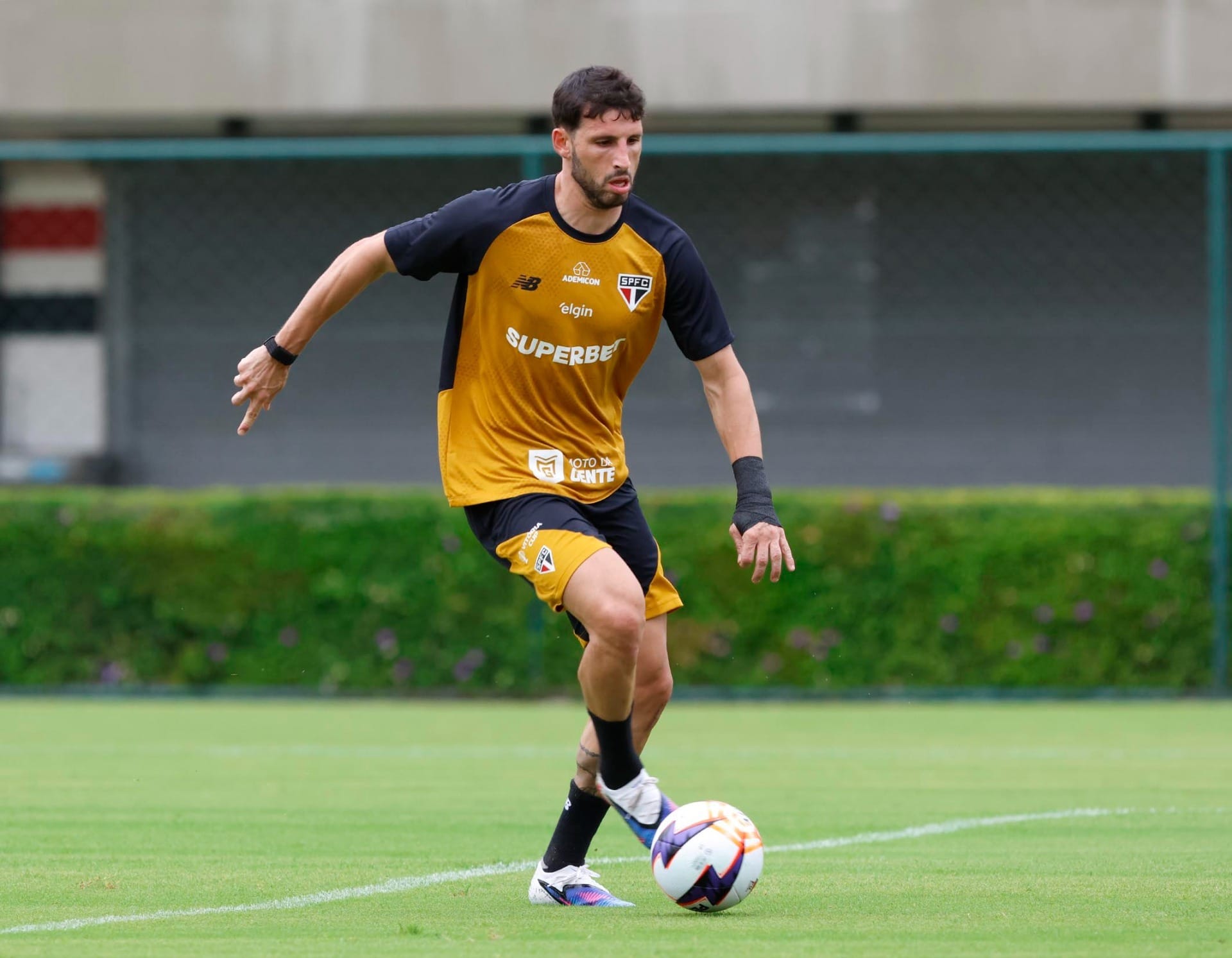 Calleri é relacionado e pode atuar pelo São Paulo após nove meses
