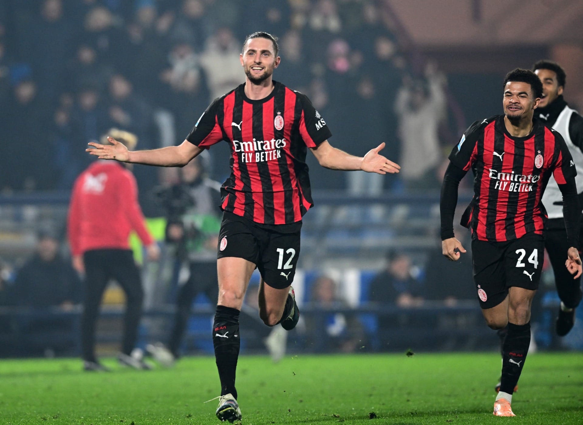 Rabiot faz 2, Milan vence Como e se mantém na briga pela ponta no Italiano