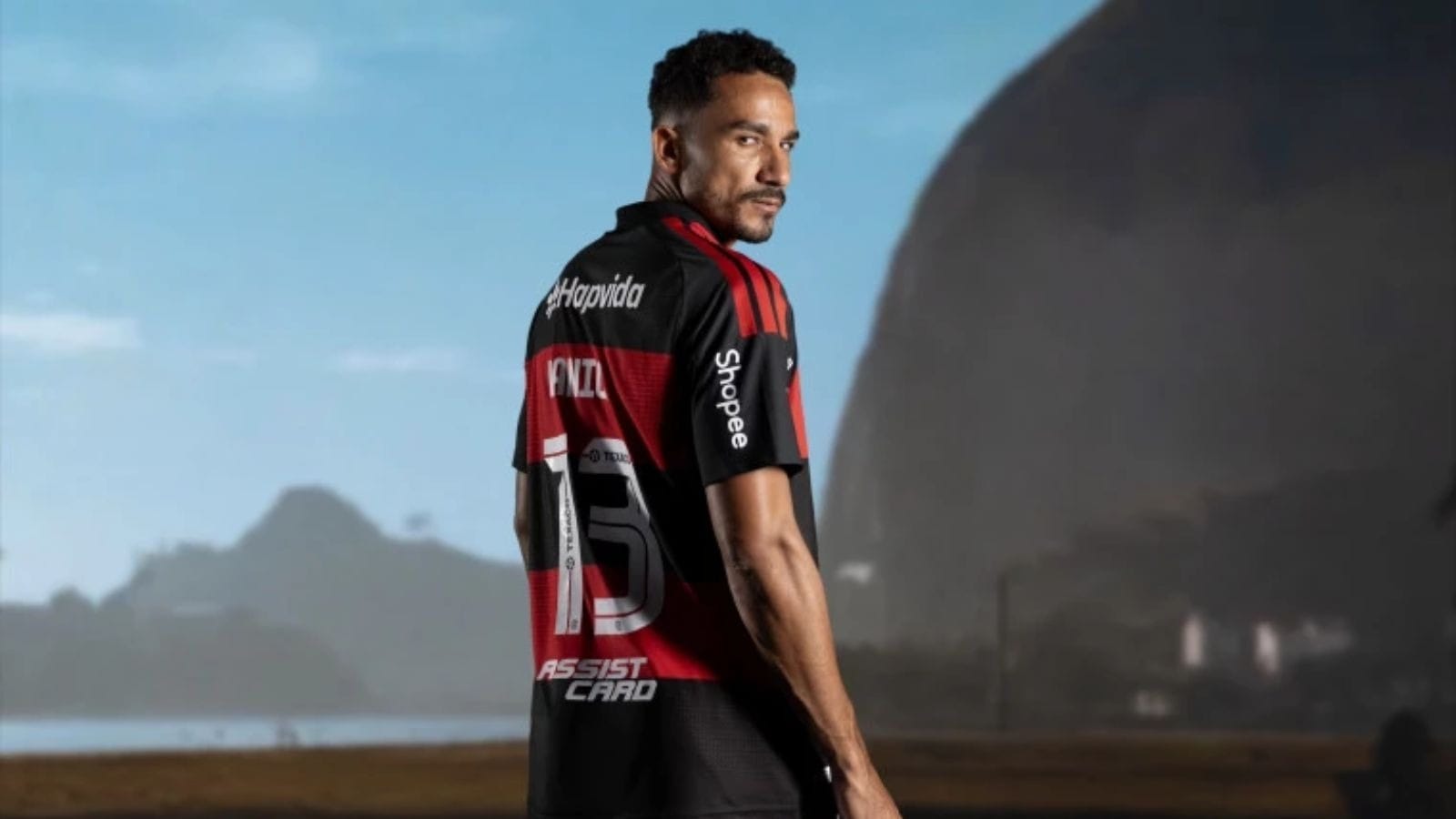 Flamengo lança uniforme principal para a temporada de 2026; veja fotos