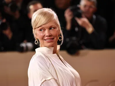 Pamela Anderson critica Seth Rogen e diz que se sentiu mal ao ver ator