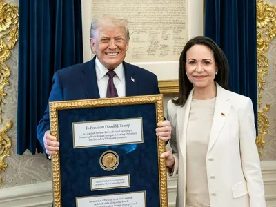 María Corina Machado entrega medalha do Nobel da Paz a Donald Trump
