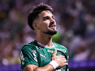 Flaco tem melhor início de ano da carreira e lidera participação em gols