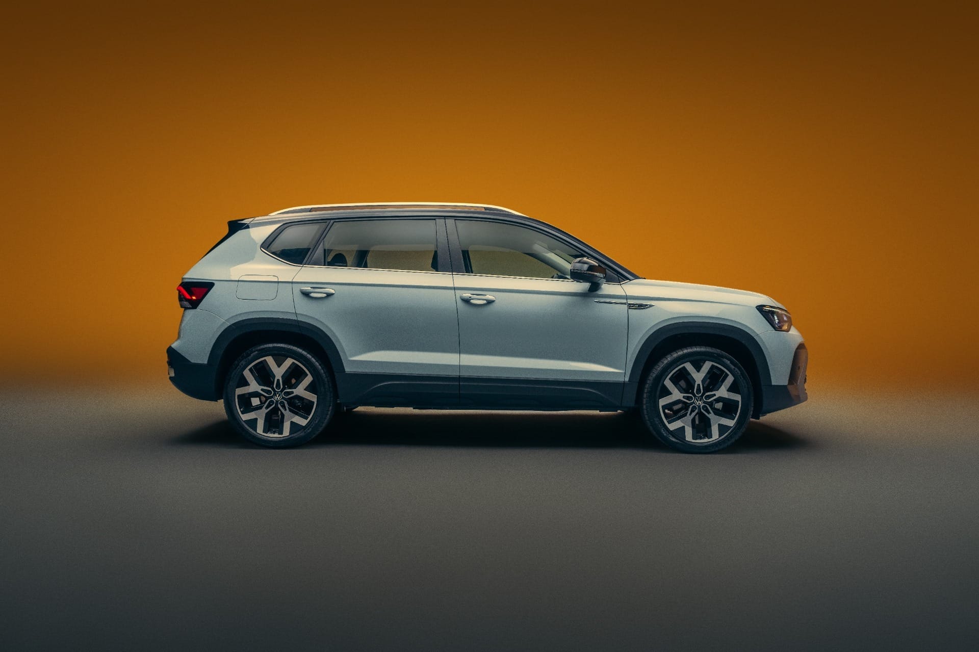 Volkswagen Taos 2026 mantém dimensões e reforça perfil de SUV médio