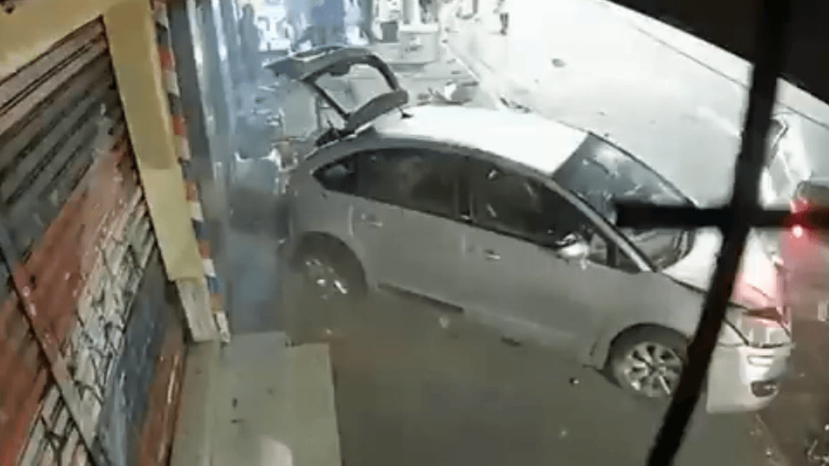 Motorista bêbado atropela pessoas em lanchonete em São Paulo