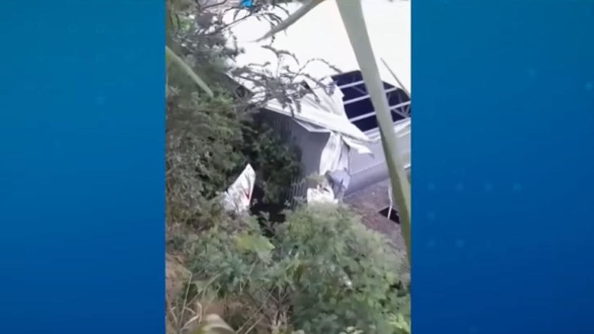 Avião de pequeno porte cai e piloto escapa com vida no ES