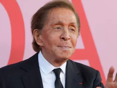 Fãs e amigos se despedem do estilista italiano Valentino, ícone da moda
