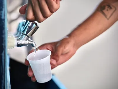 Doenças da água: os riscos para crianças em idade escolar e como prevenir