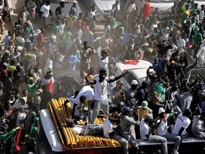 Senegal lota ruas de Dakar para celebrar título da Copa Africana; assista