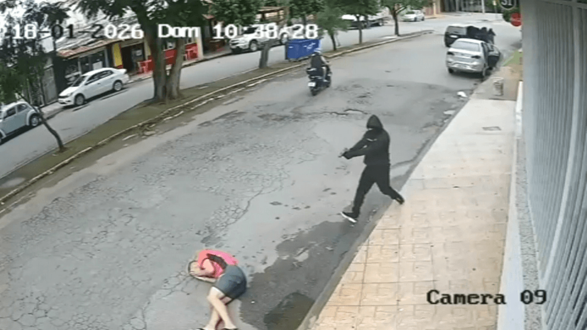 Homem é executado com 20 tiros na frente da família em Minas Gerais