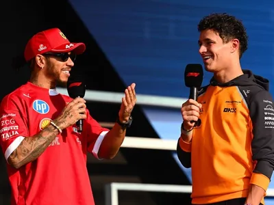 Norris quer disputar título de 2026 com Hamilton: “Adoraria correr contra"