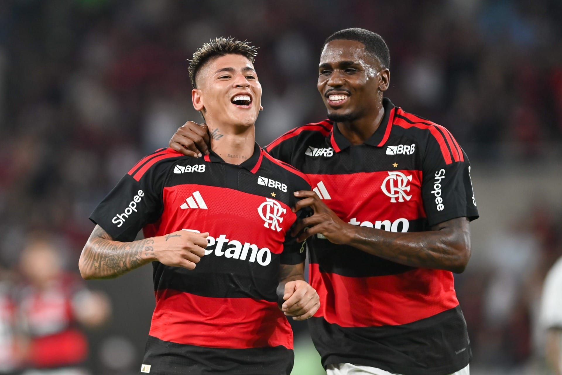Na volta do time profissional, Flamengo vence o Vasco e sobe na tabela