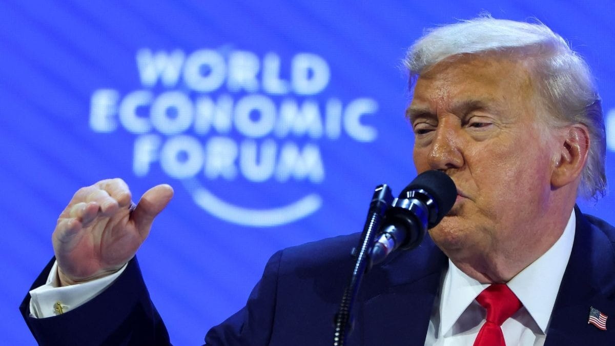 Trump diz que Groenlândia é "pedaço de gelo" que pode salvar o mundo
