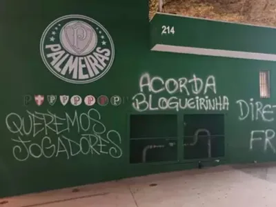 Leila Pereira vai processar torcedores por pichações na sede do Palmeiras