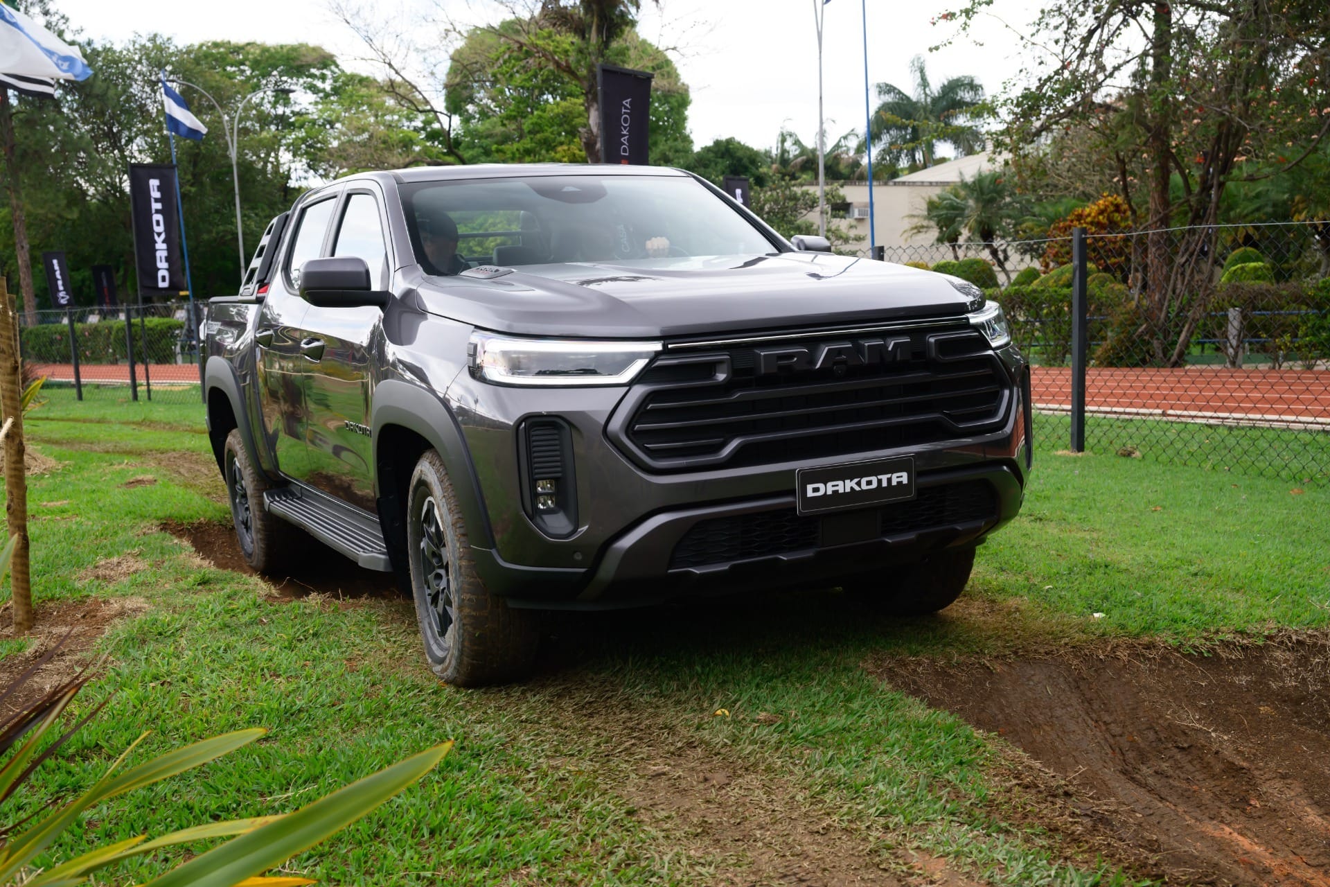 Ram Dakota 2026 estreia no Brasil com pré-venda limitada a 750 unidades