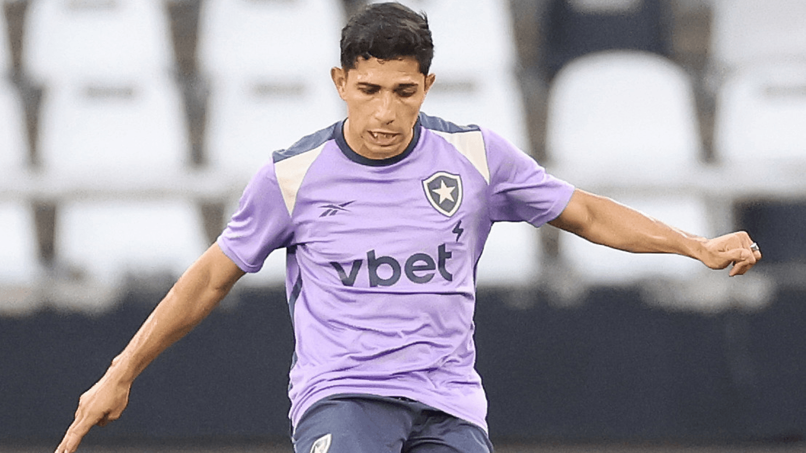 Fluminense encaminha acerto com Savarino, que fica fora de jogo do Botafogo