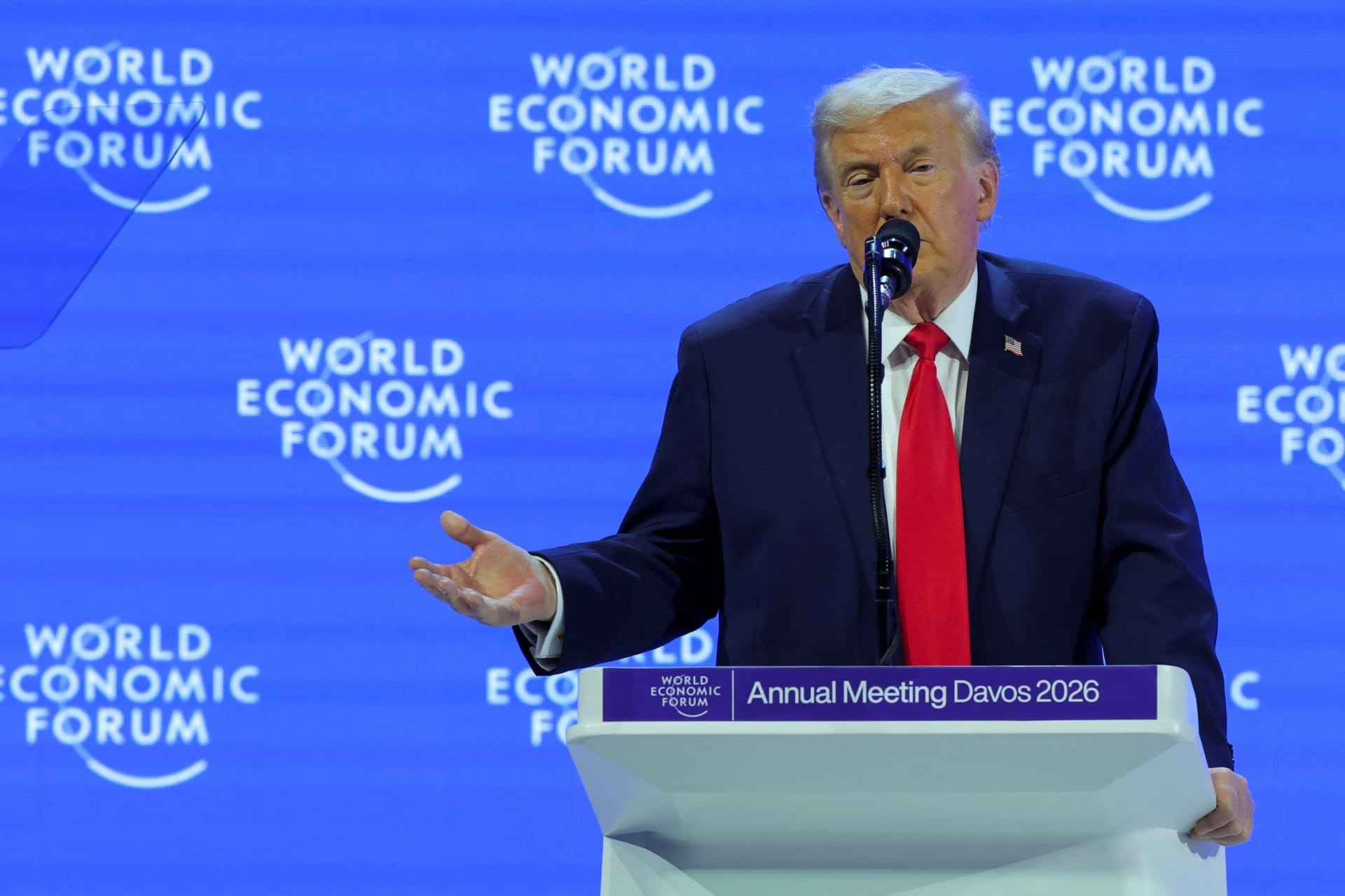 Em Davos, Donald Trump afirma que não usará força para obter a Groenlândia