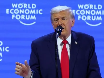 Trump diz que 'só os EUA conseguem proteger a Groenlândia' e ataca a Europa