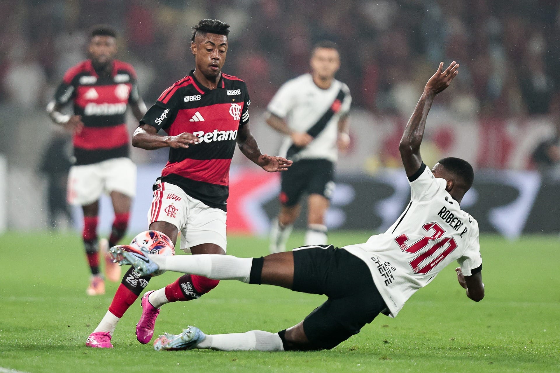 Bruno Henrique revela ordem para que time profissional enfrentasse o Vasco