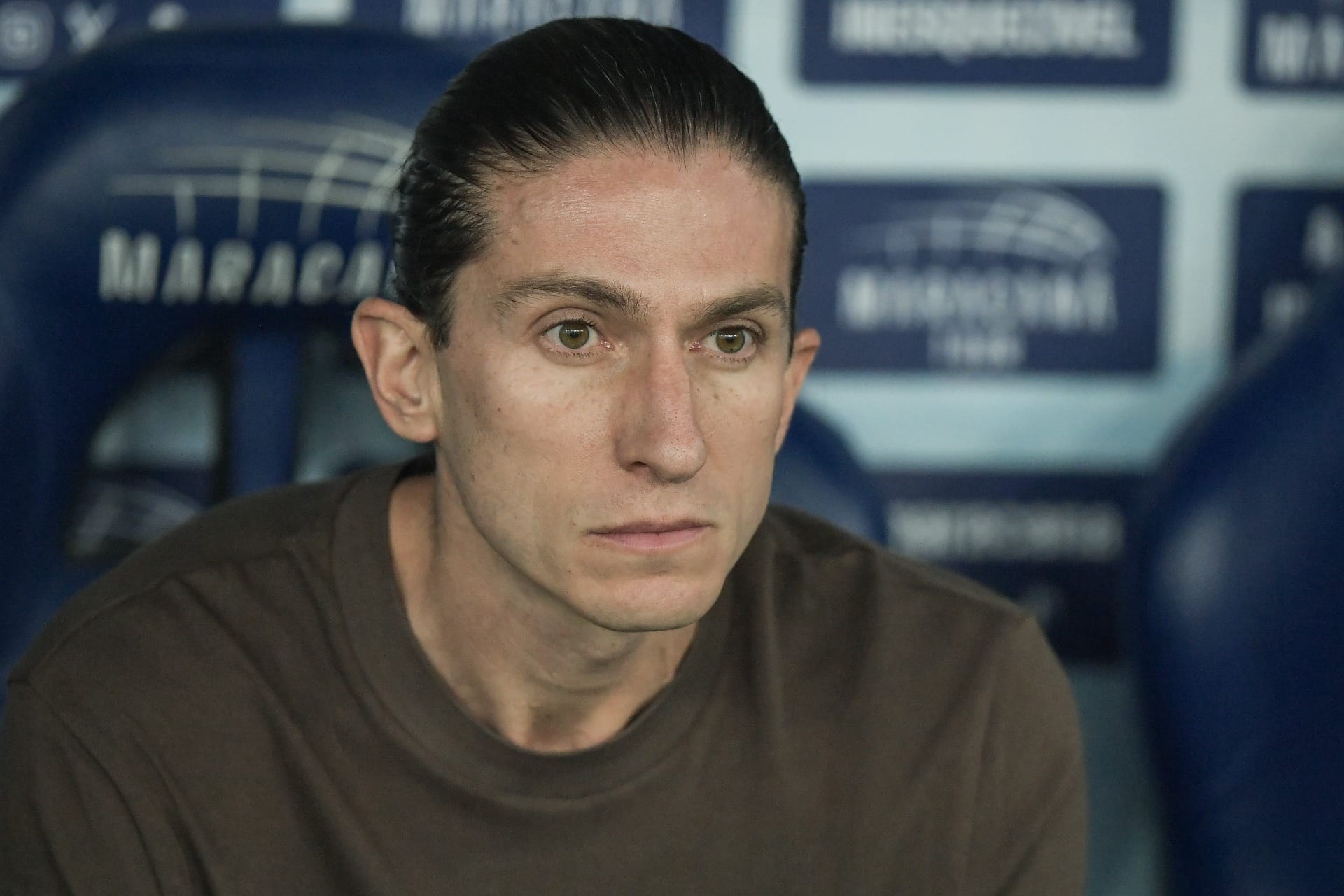 Filipe Luis se despede do Flamengo: "Saio de cabeça erguida"