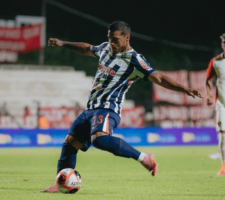 Miguel Trauco, lateral-esquerdo do Alianza Lima. Foto: Divulgação/Alianza Lima