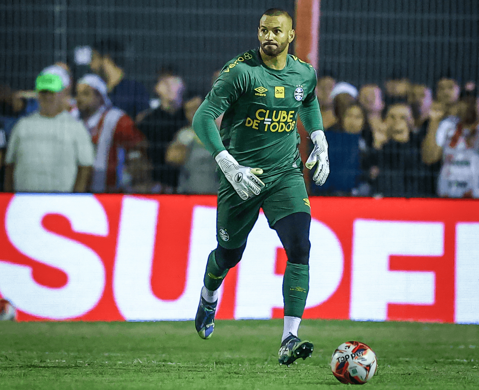 Com estreia de Weverton, Grêmio bate Guarany e lidera grupo no Gauchão