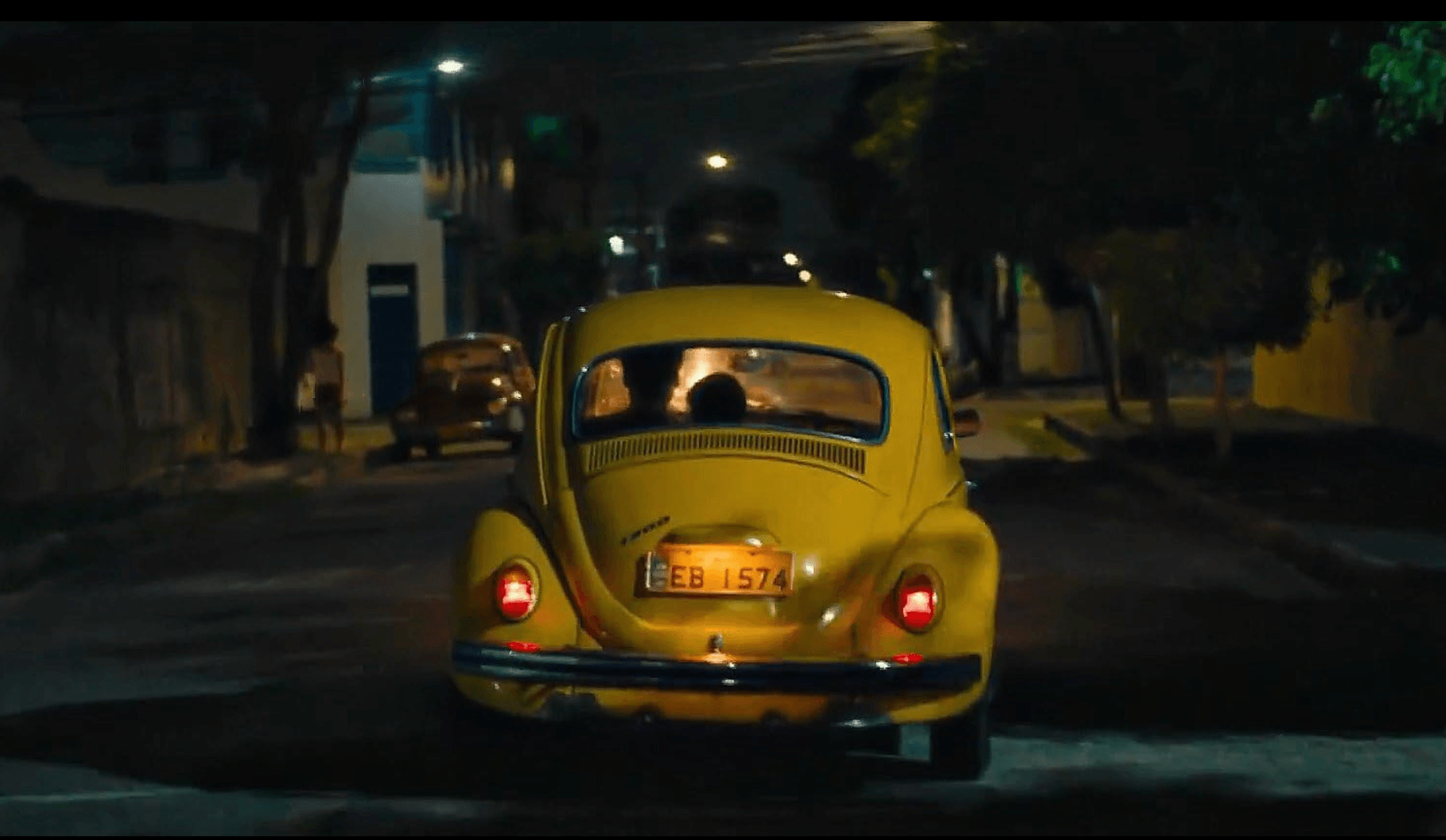 Cena de "O Agente Secreto", ambientado no Brasil dos anos 1970