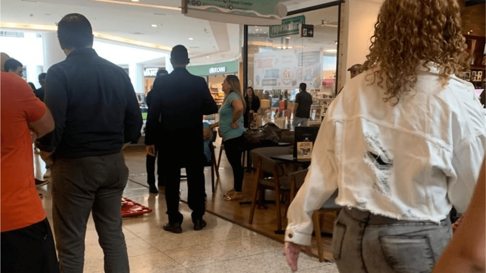 Homem que esfaqueou a ex-mulher em um shopping disse que agiu por vingança