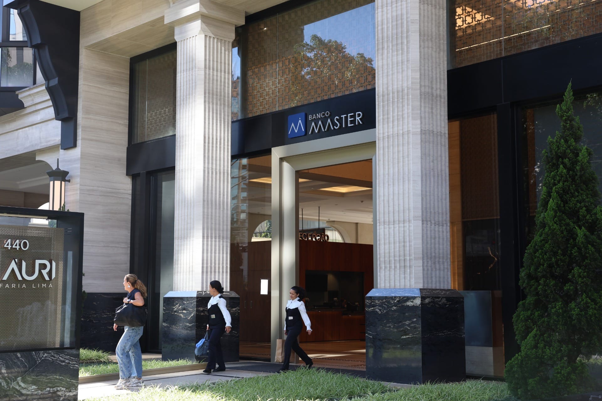 Operação da PF apura irregularidades no Banco Master e Rio Previdência
